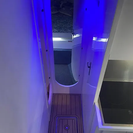 船屋 The Sailor Charter 波尔蒂芒